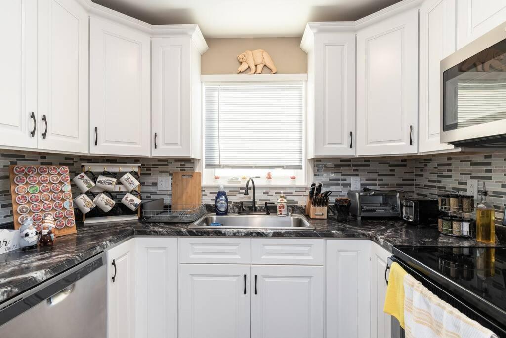 Birch Hill Retreat Great Location2+Garage+Aurora Villa Fairbanks Exteriör bild
