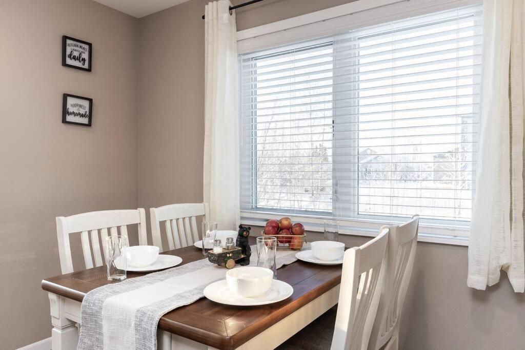 Birch Hill Retreat Great Location2+Garage+Aurora Villa Fairbanks Exteriör bild