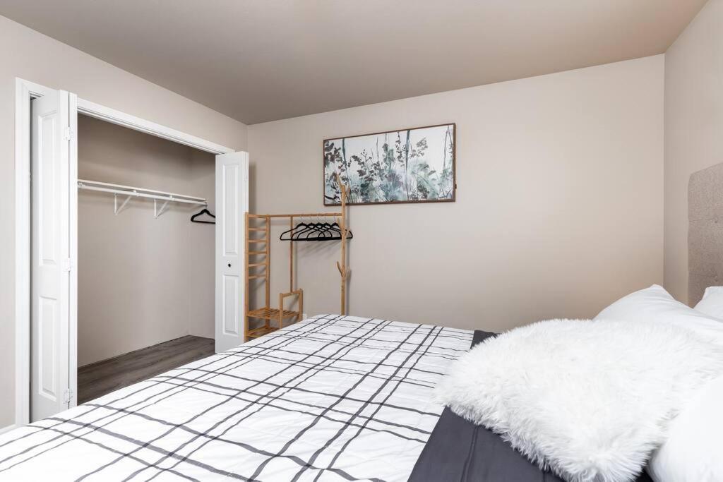 Birch Hill Retreat Great Location2+Garage+Aurora Villa Fairbanks Exteriör bild