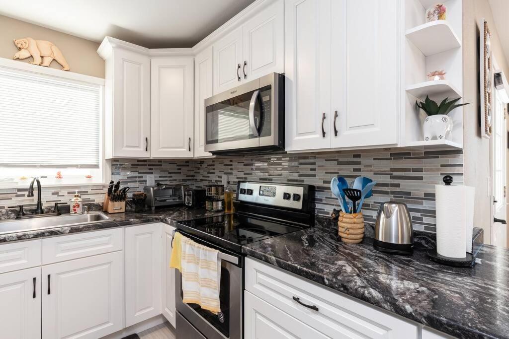Birch Hill Retreat Great Location2+Garage+Aurora Villa Fairbanks Exteriör bild